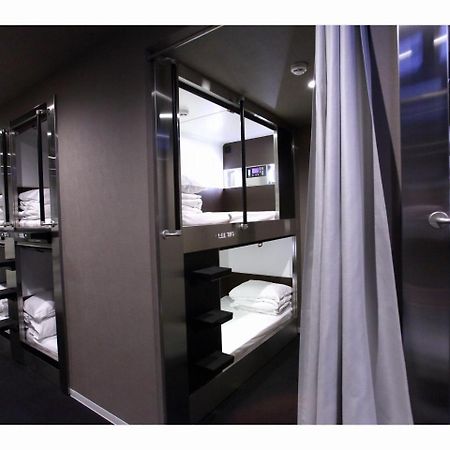 Capsule Hotel Valie Ebisucho أوساكا المظهر الخارجي الصورة